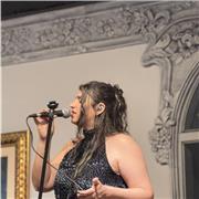 Profesora de música, canto y guitarra alumnos de todas las edades